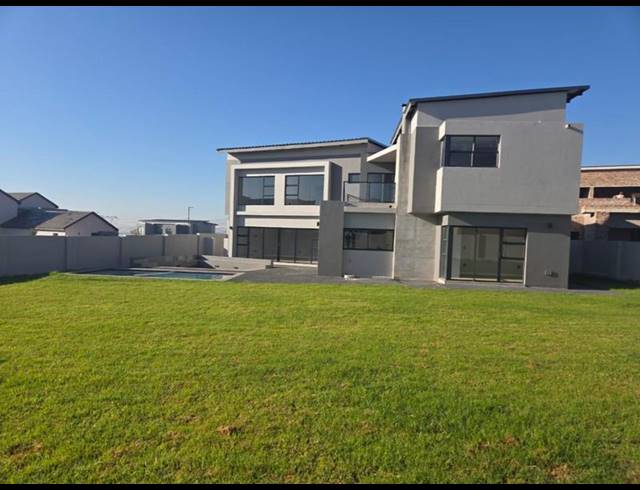 4 BEDROOM HOUSE FOR SALE IN MIDSTREAM HEIGHTS